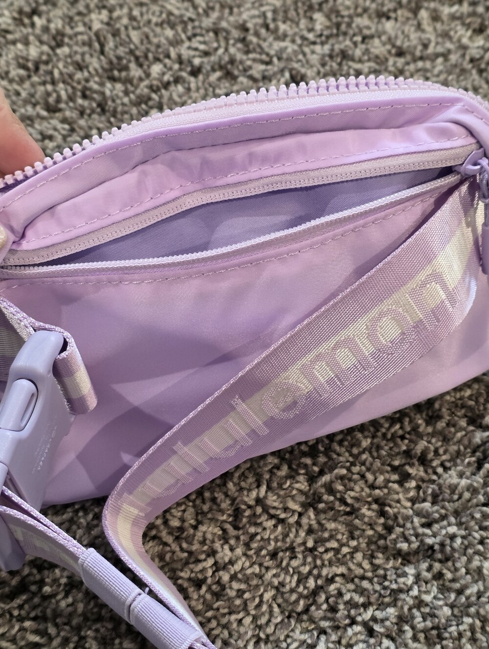 Lululemon Everywhere Belt Bag Lilac Play/Silver 1L - Picture 7 of 9